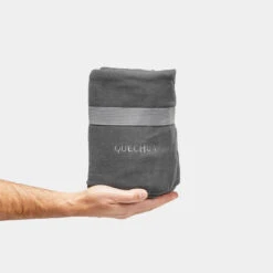 Quechua COUVERTURE EN POLAIRE - 150 X 130 CM -Camping En Plein Air Soldes couverture en polaire 150 x 130 cm 2