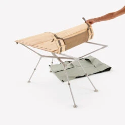 Quechua TABLE DE CAMPING COMPACTE 4/6 PERSONNES - PLATEAU BOIS - POCHE DE RANGEMENT 19 Quechua TABLE DE CAMPING COMPACTE 4/6 PERSONNES - PLATEAU BOIS - POCHE DE RANGEMENT -Camping En Plein Air Soldes table de camping compacte 46 personnes plateau bois poche de rangement 7