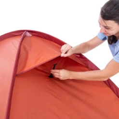 Tente Dôme De Trekking - 2 Places - MT100 -Camping En Plein Air Soldes tente dome de trekking 2 places mt100 9